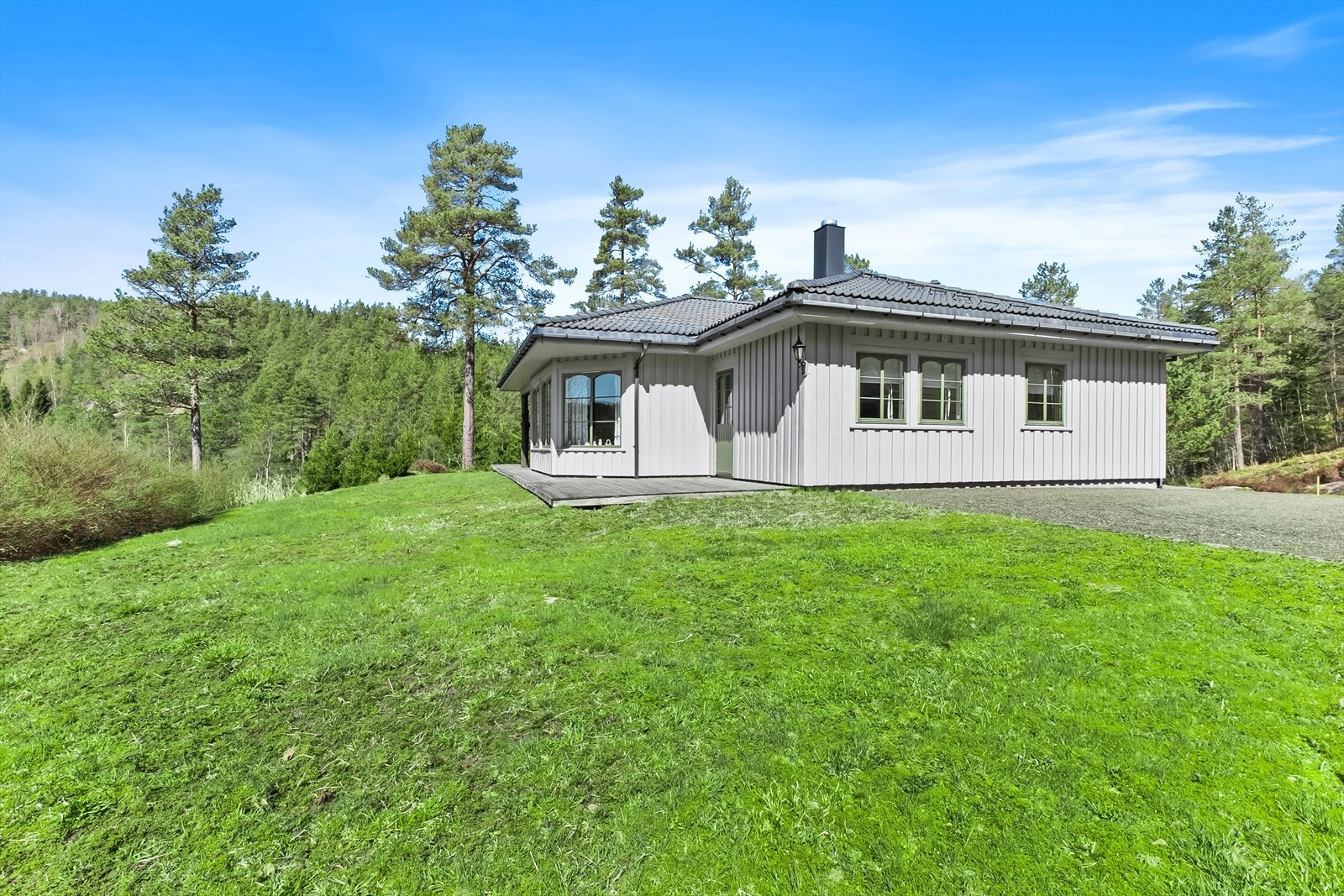 Landlig og fredelig, men kort avstand til Storekvina. Galleribilde