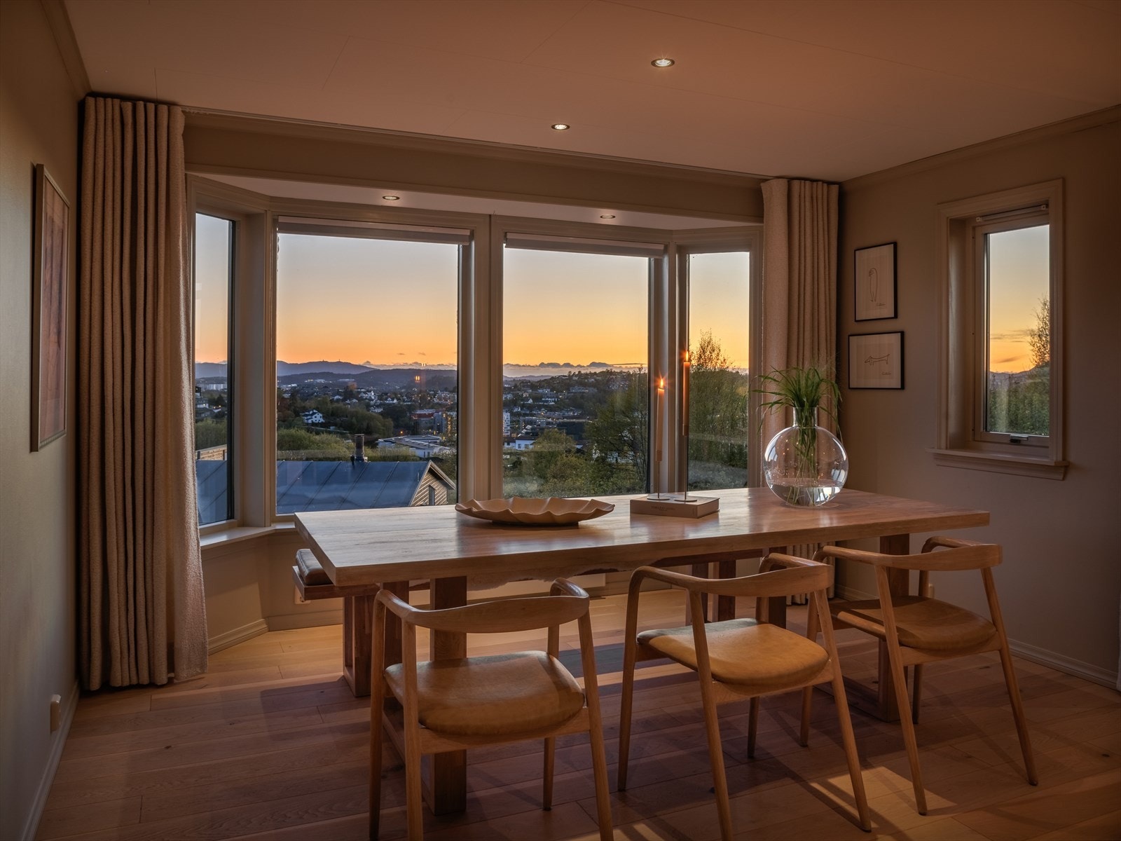 Fin utsikt fra huset i vestlig retning med Sotra i det fjerne Galleribilde