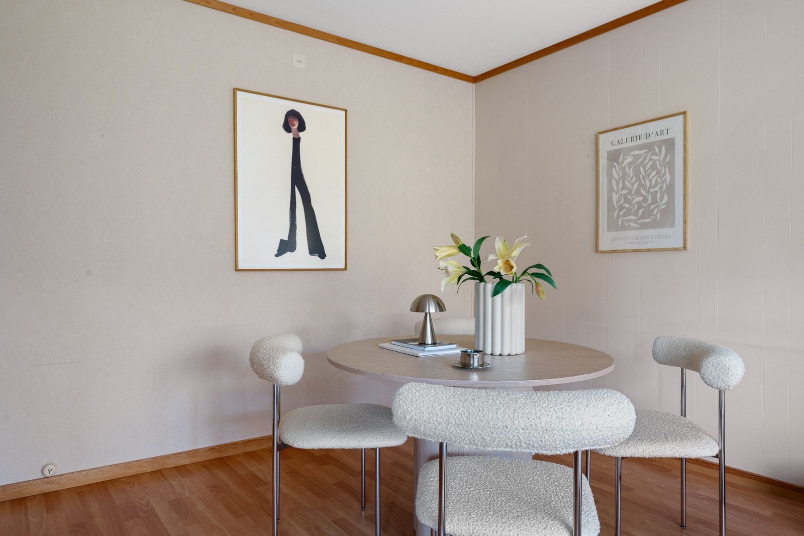 - Laminat gulv i stuen - Galleribilde