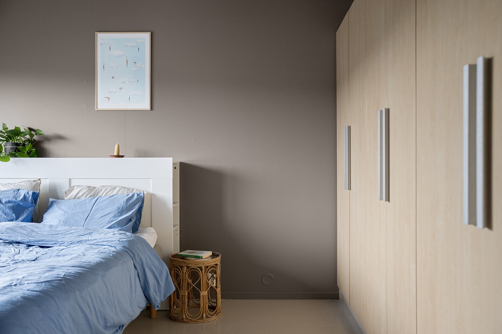 Gjennomgående delikat, lunt og trivelig. God garderobe. 1 av 2 soverom. Galleribilde