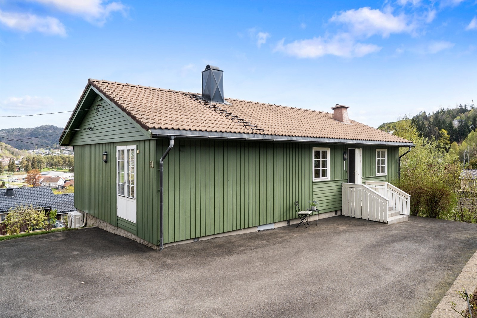 Om ønskelig så kan det bygges terrasse i forbindelse med verandadør fra stua. Galleribilde