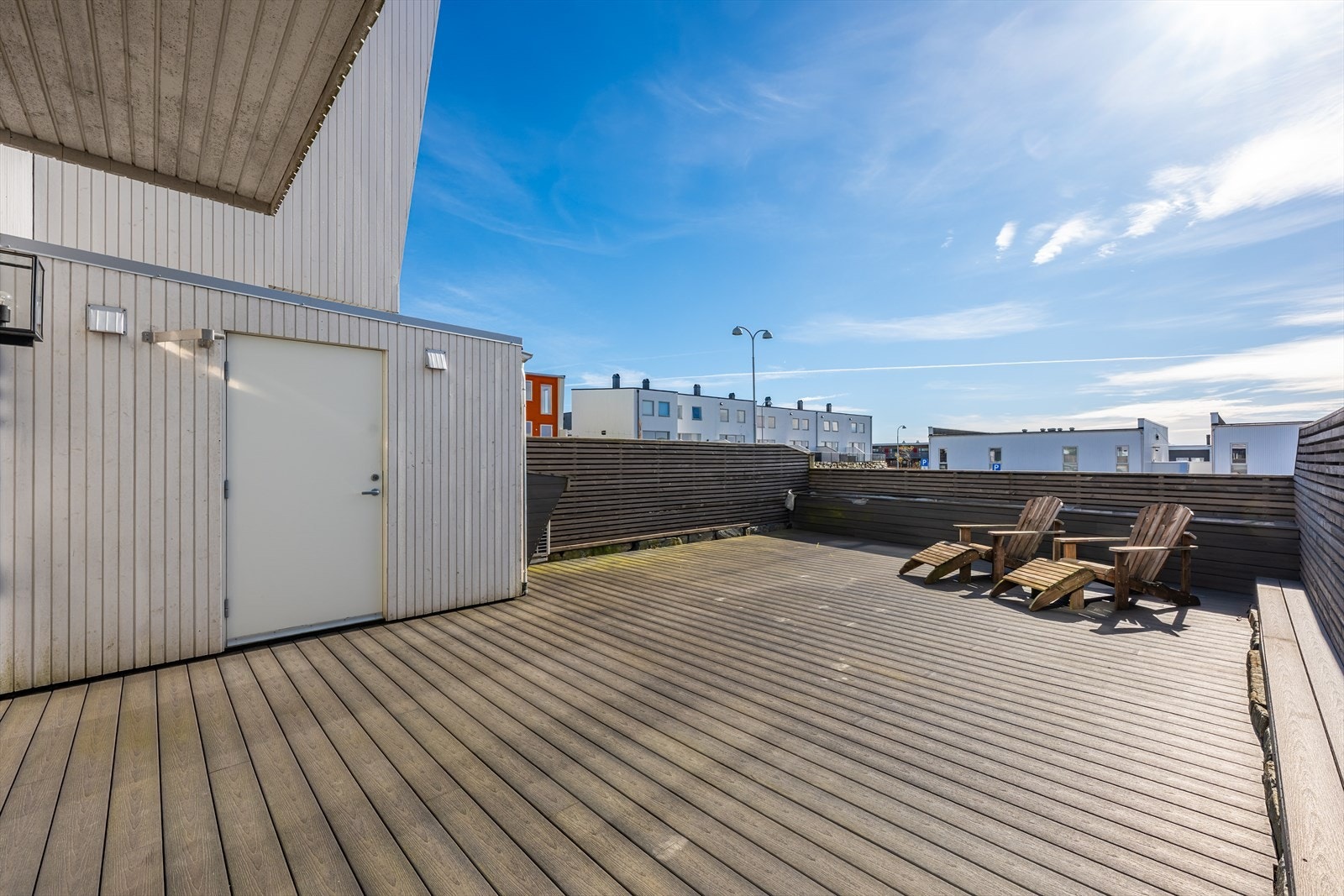 Den eksterne boden på 3 m² gir praktisk lagringsplass for utstyr. Galleribilde