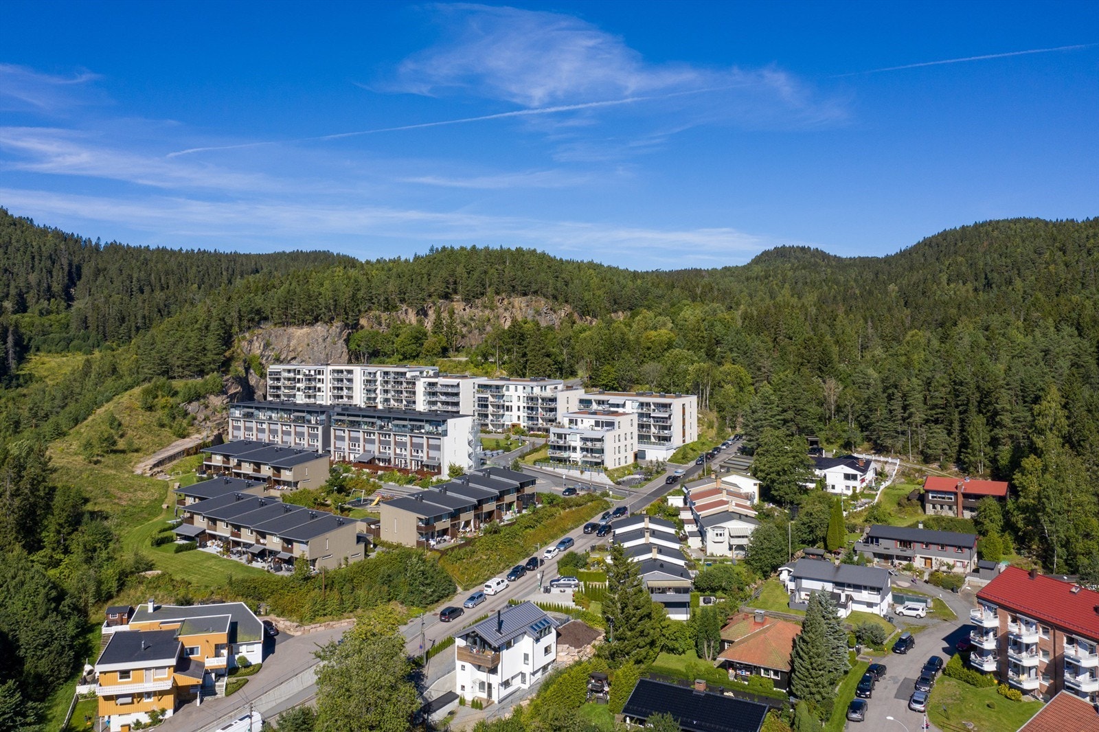 Dette er leiligheten for deg som ønsker å bruke skogen som egen hage og samtidig ha kort vei til byen Galleribilde