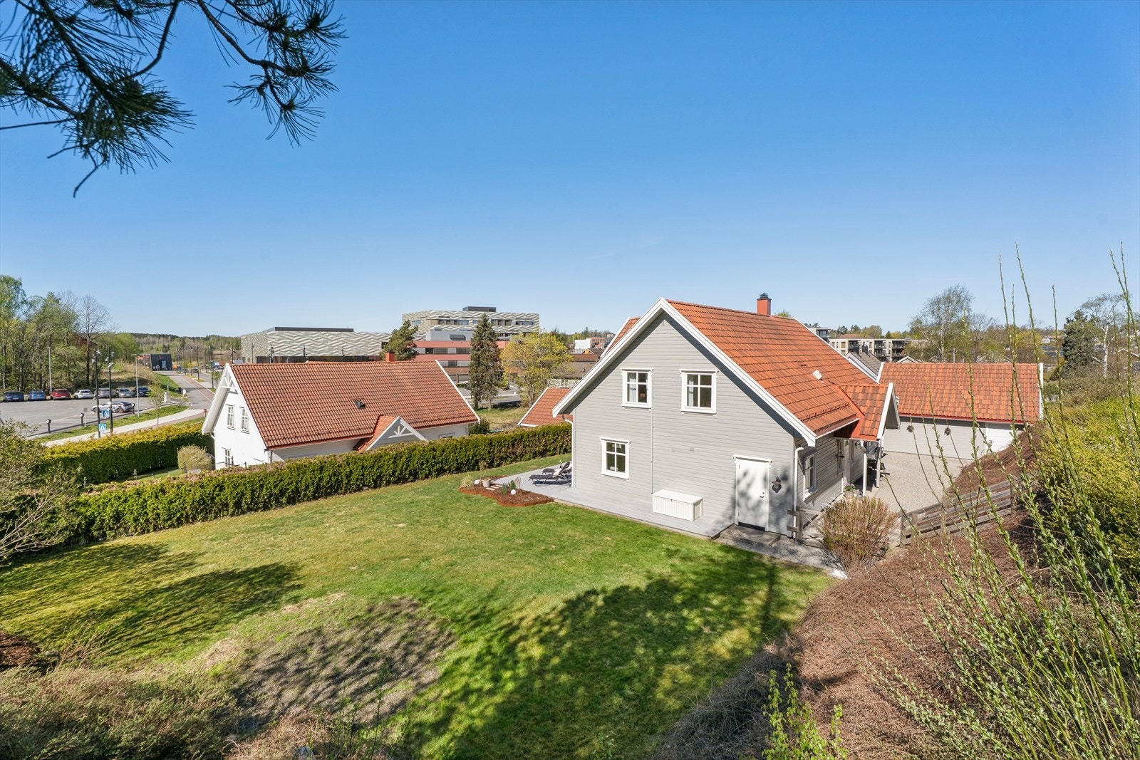 Beliggende i et etablert og familievennlig område med kort vei til Vestby sentrum, skoler og barnehager. Galleribilde