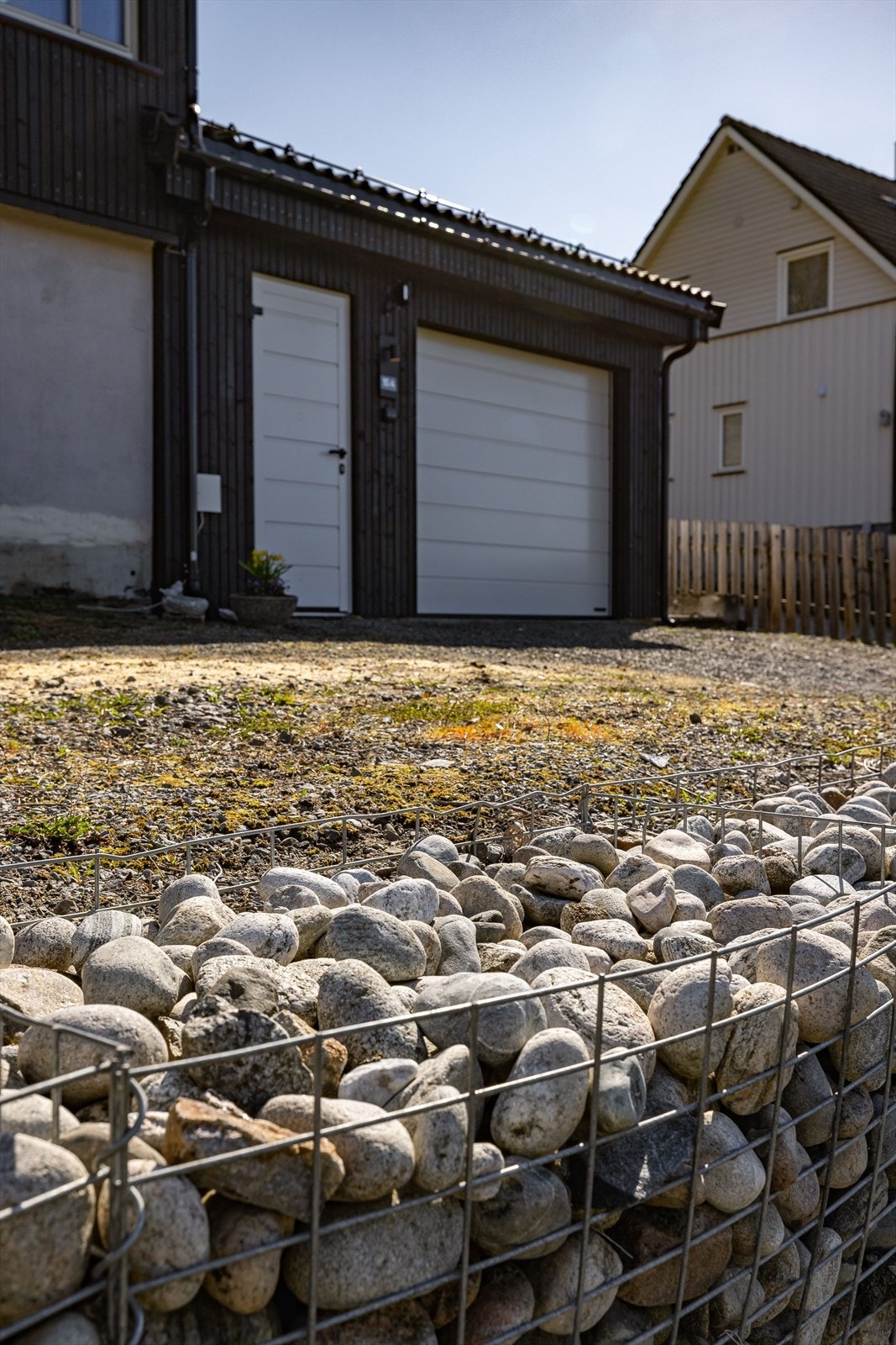 Integrert garasje og egen inngang i underetasjen. Galleribilde
