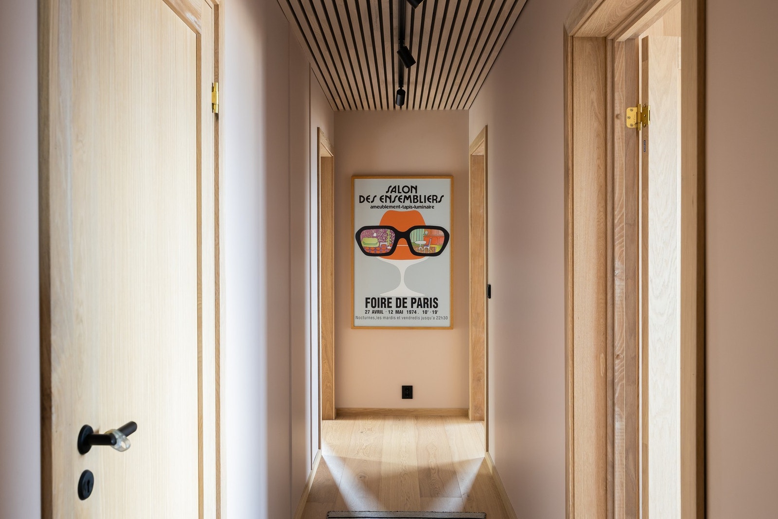 Romslig gang på 15,5m² i 2.etasje. Galleribilde