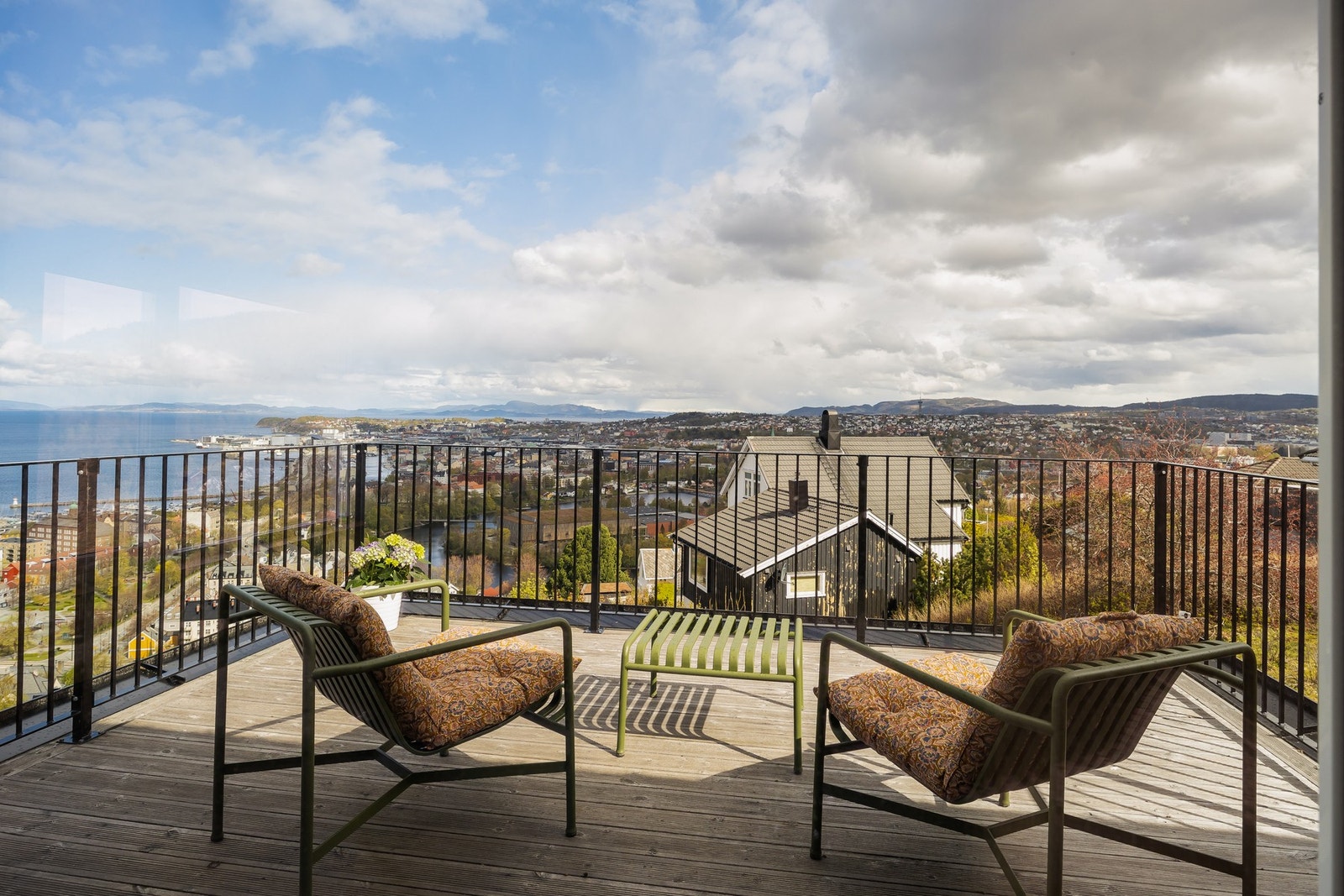 Utsikt fra takterrasse. Galleribilde
