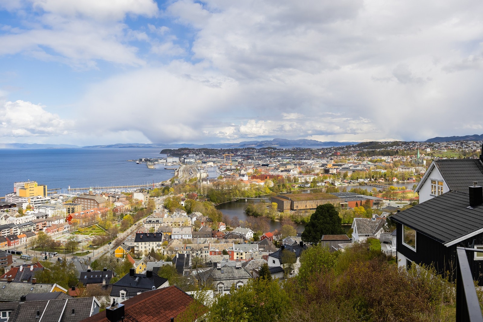 Utsikt fra takterrasse. Galleribilde