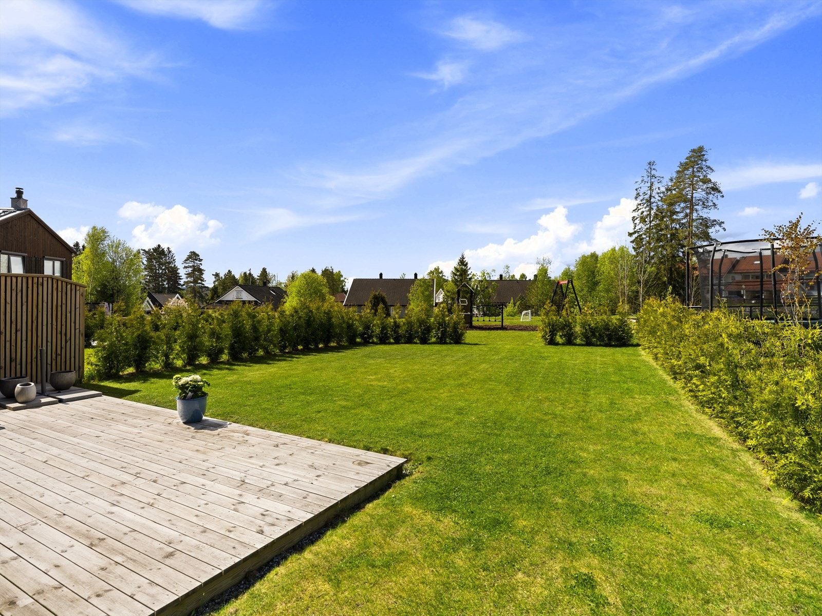 Solrikt uteområde Galleribilde