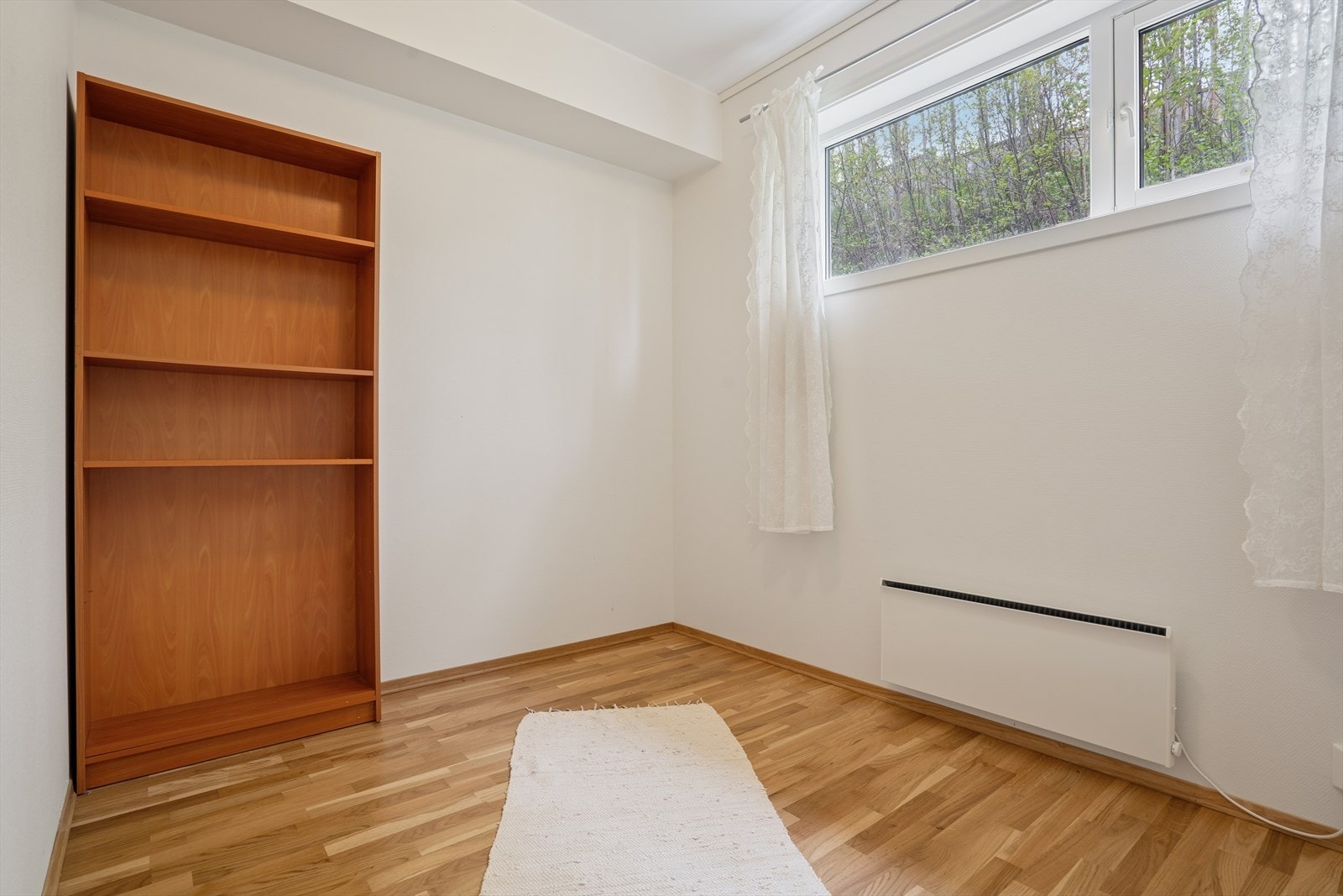 Disponibelt rom kan brukes som kontor/bod. Galleribilde