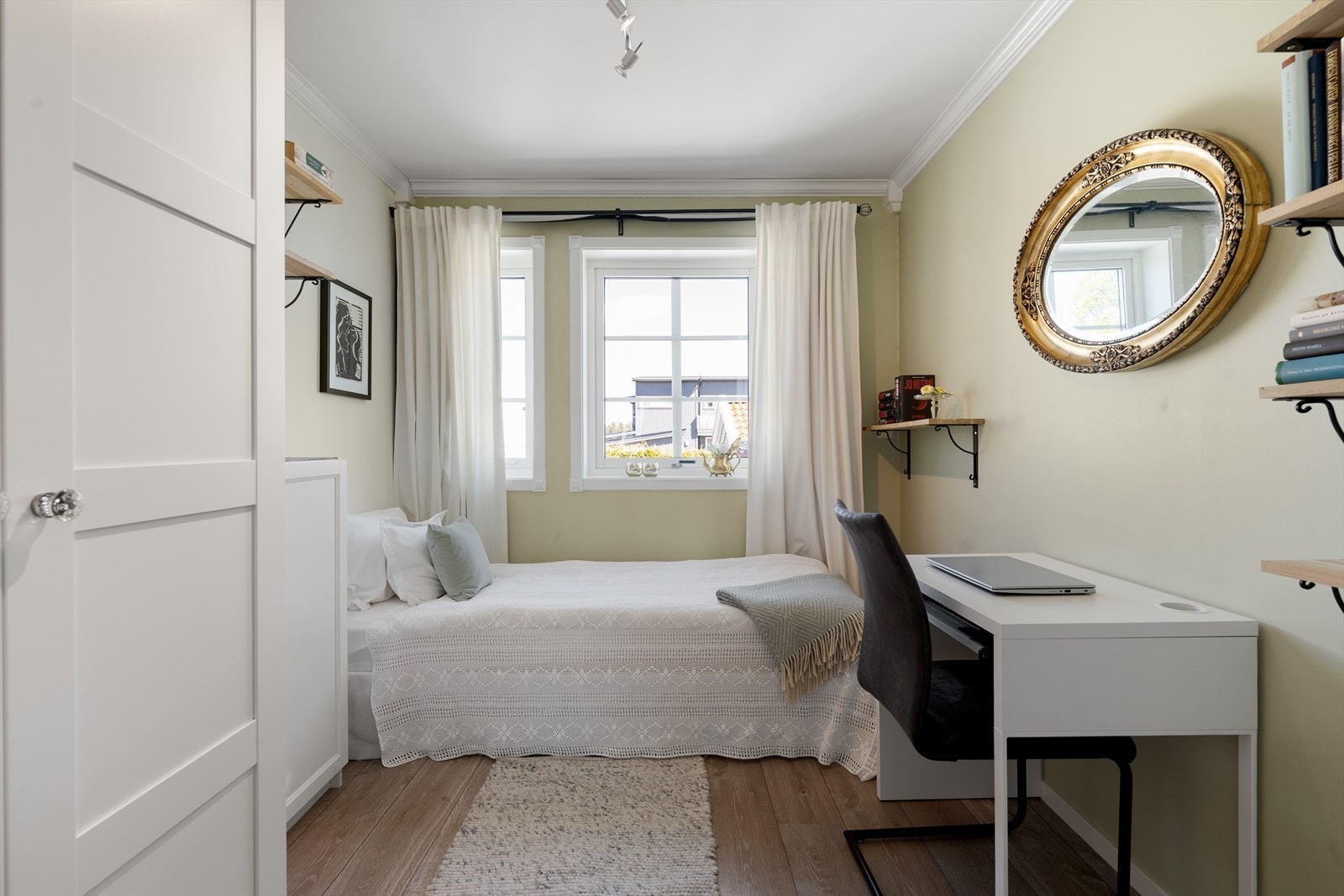 Det tredje soverommet er perfekt som kontor eller et ekstra barnerom. Galleribilde