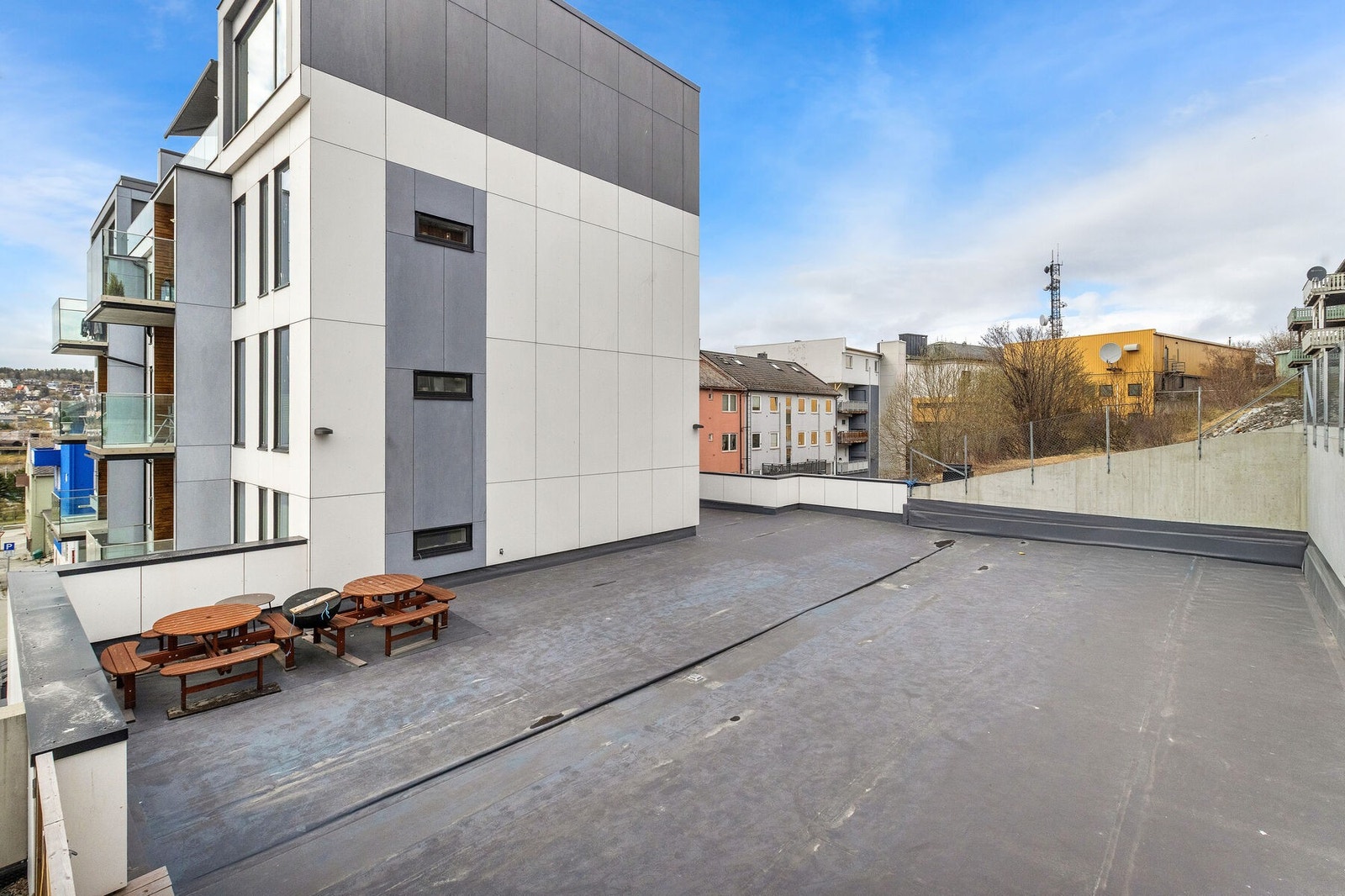 I tillegg til de private terrassene, finnes det også felles terrasse for beboerne. Galleribilde
