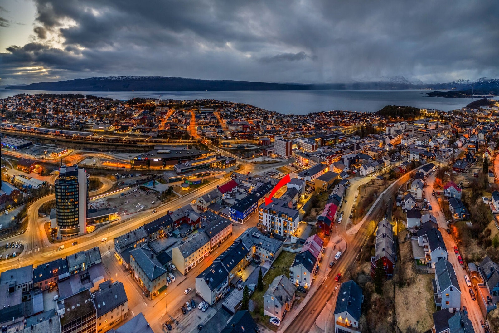 Oversiktsbilde som viser eiendommens sentrale plassering. Galleribilde