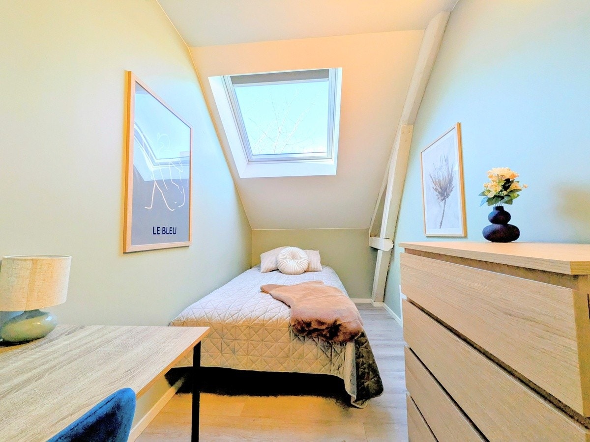 Bed 3 Galleribilde