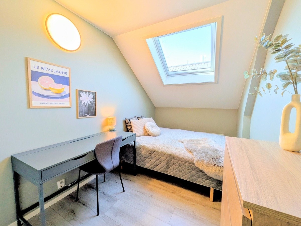 Bed 2 Galleribilde