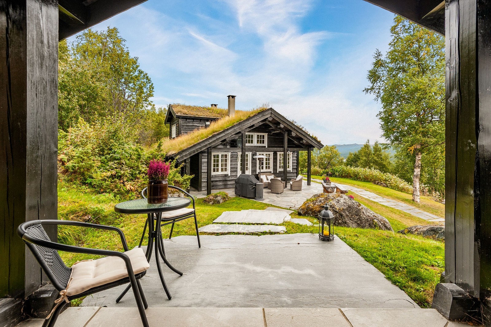 Utsyn fra inngangspartiet til annekset. Galleribilde