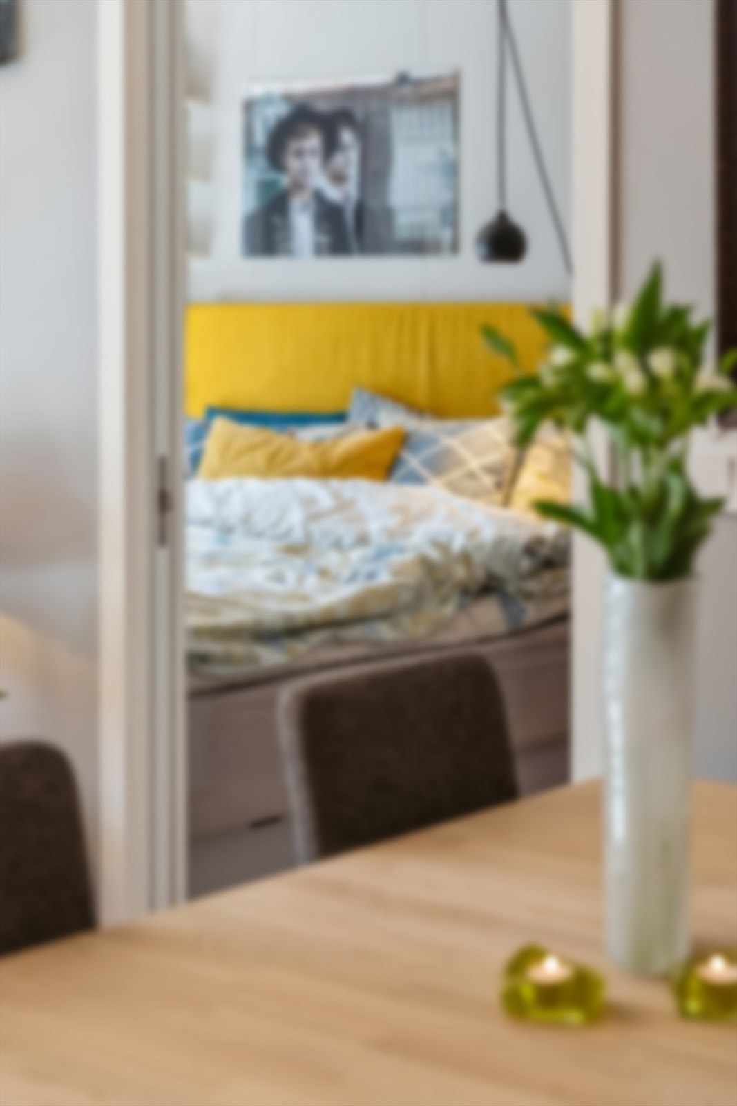 Boligen har to soverom med plass til seng og oppbevaring. Det er satt inn Ikea skap på begge soverom med praktisk innredning. Galleribilde