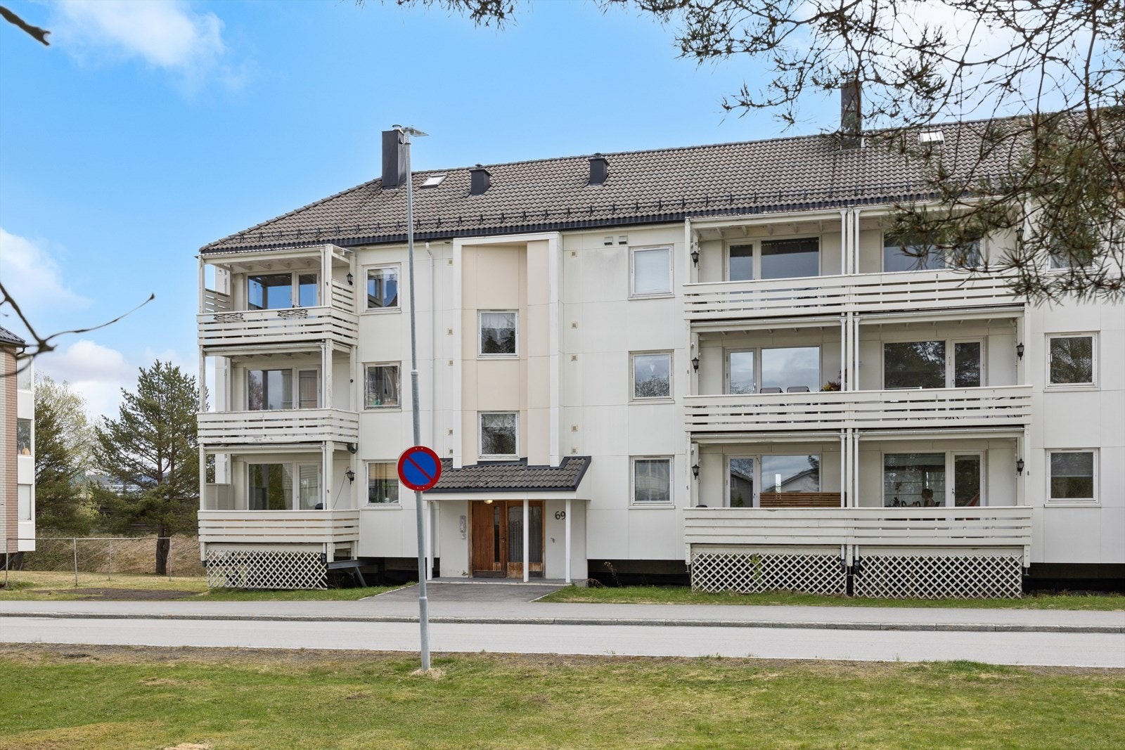 Lys og romslig hjørneleilighet i 3.etasje. Galleribilde