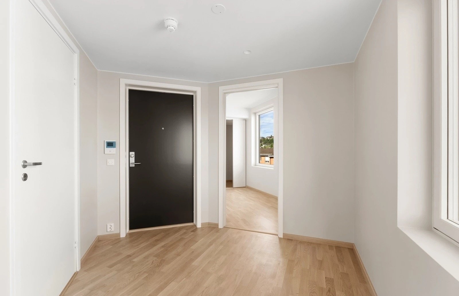 Entré med inngang til soverom 2 Galleribilde