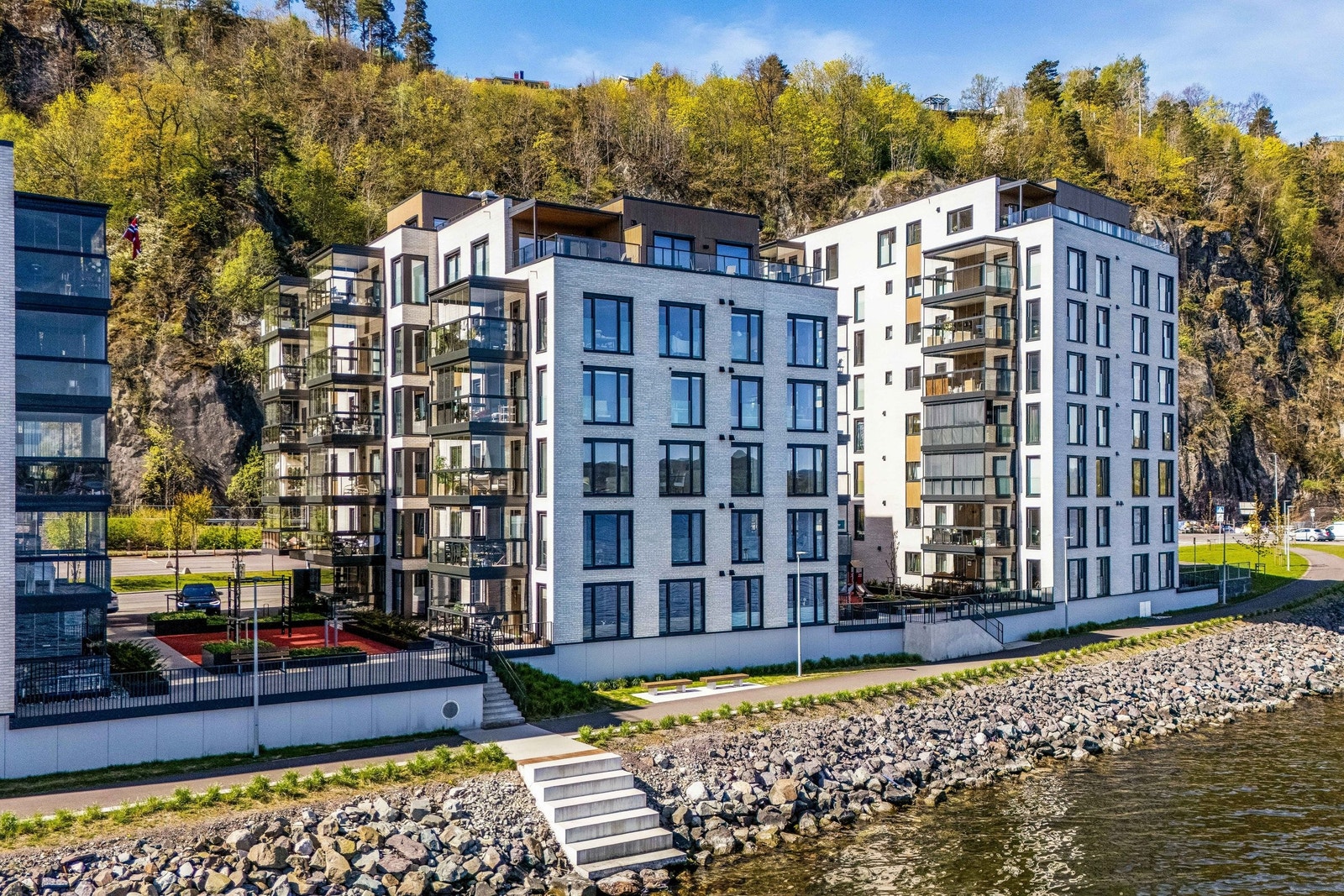 Beliggenhet rett ved vannkanten Galleribilde