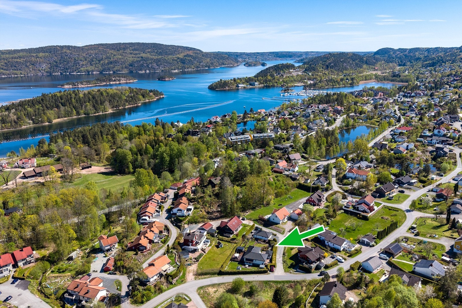 Kort vei til Oslofjorden og Sætre sentrum Galleribilde