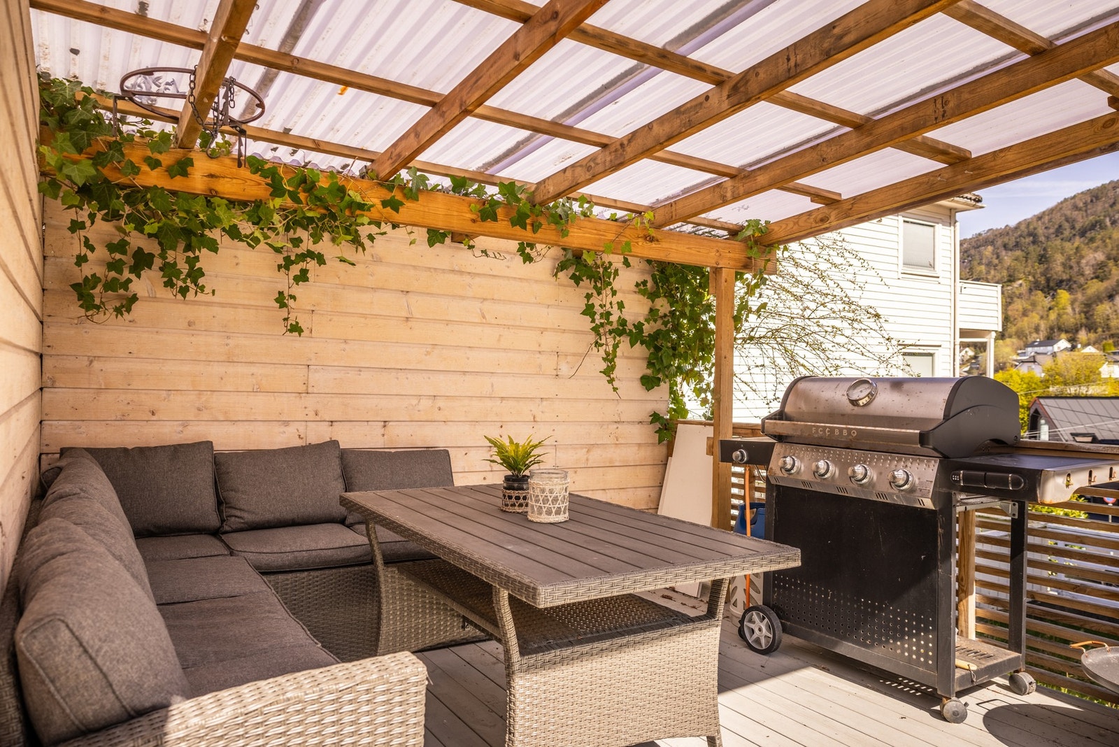 - Perfekt for en sofagruppe med grill-seksjon de dager solen står på - Galleribilde