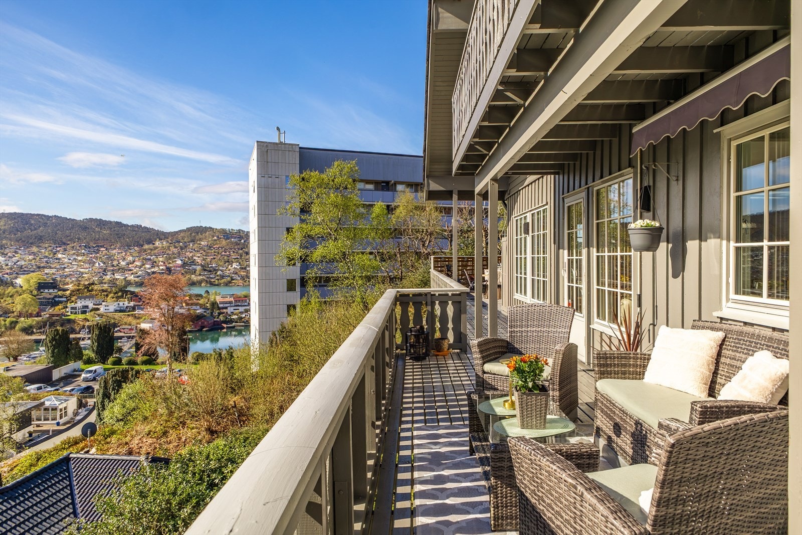 Terrassen er av de virkelig sjeldne og strekker seg over hele 147 m². Galleribilde