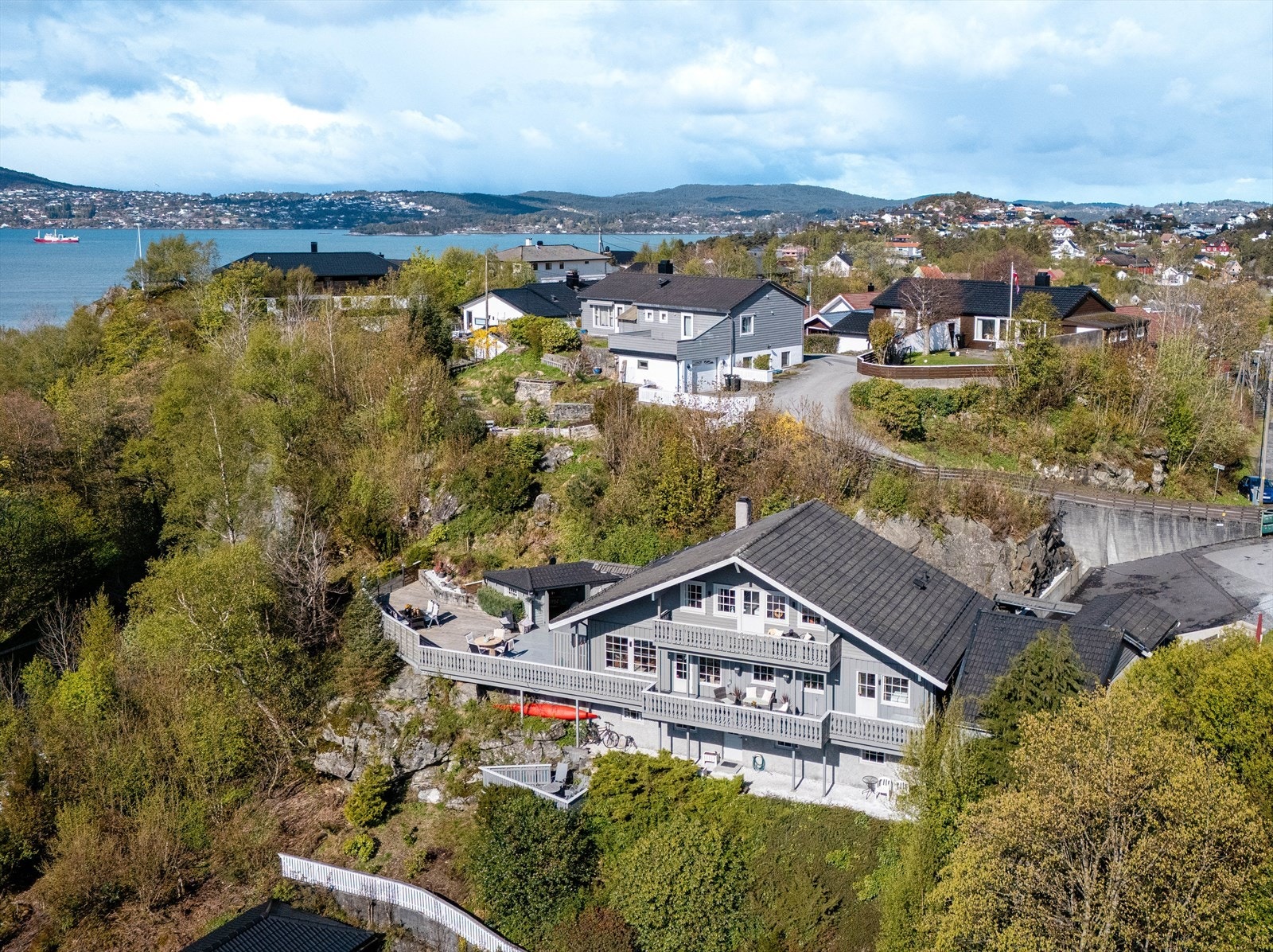 Velkommen til Tertnesveien 77C! Presentert av Camilla Sørensen - Eiendomsmegler Norge Galleribilde