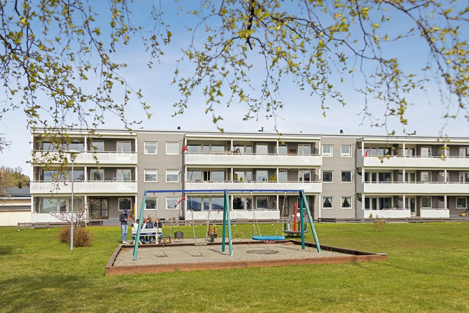 Borettslaget har velholdte fellesarealer med lekeplass og er tilknyttet Boligbyggelaget Nye Trondheim. Galleribilde