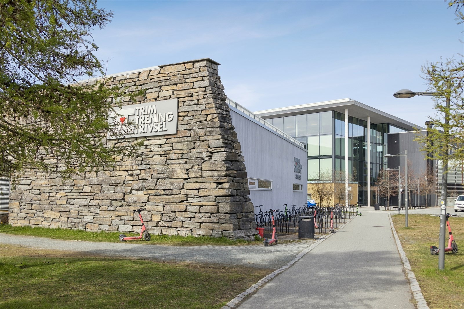 Nærhet til flere treningssentre, inkludert 3T-Byåsen som ligger kun 6 minutter unna. Galleribilde