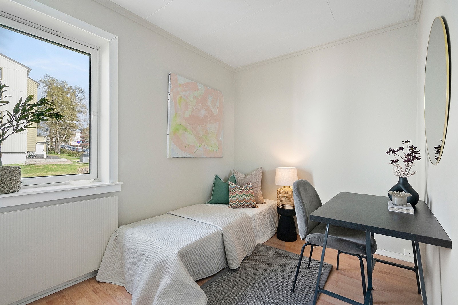 Soverom 2 av god størrelse, kan også brukes som kontor Galleribilde