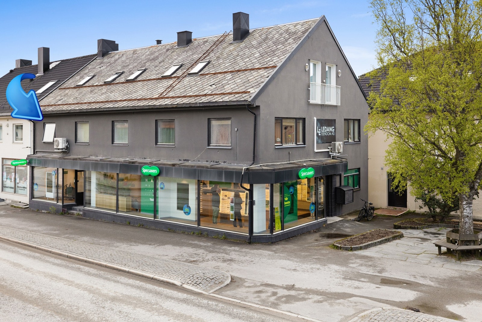 Leiligheten har en flott beliggenhet i byggets 2. etasje Galleribilde