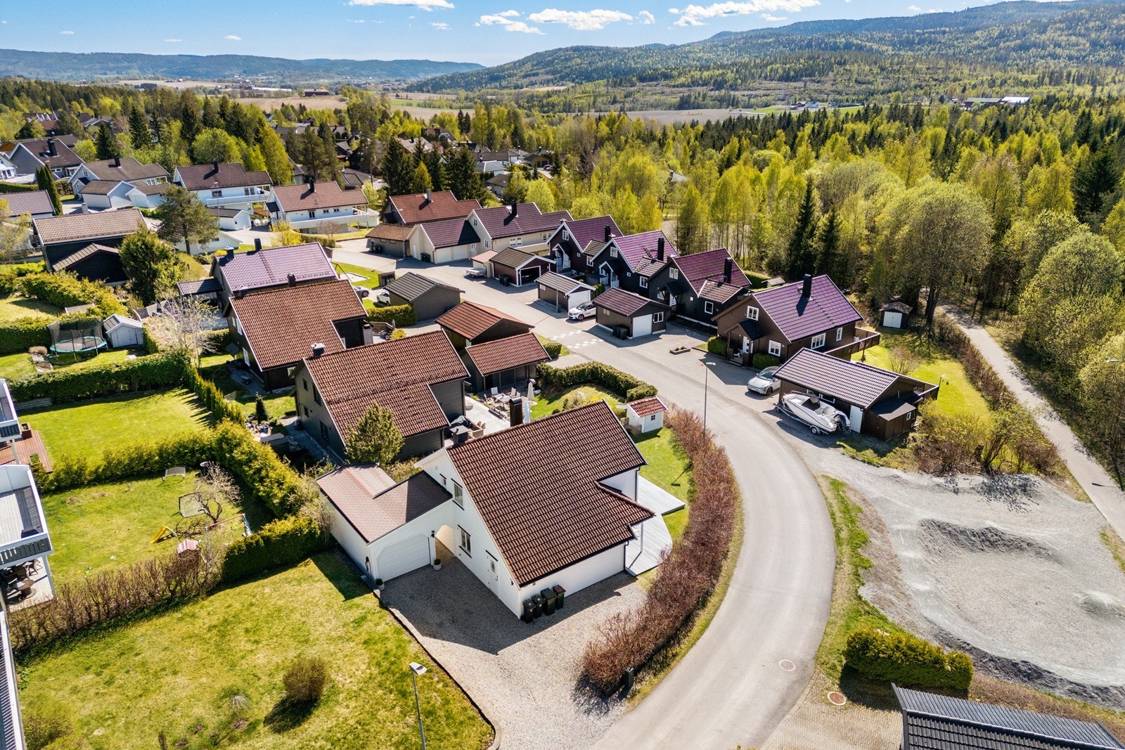 Sørskogen er et rolig nabolag som hovedsakelig består av eneboliger. Galleribilde