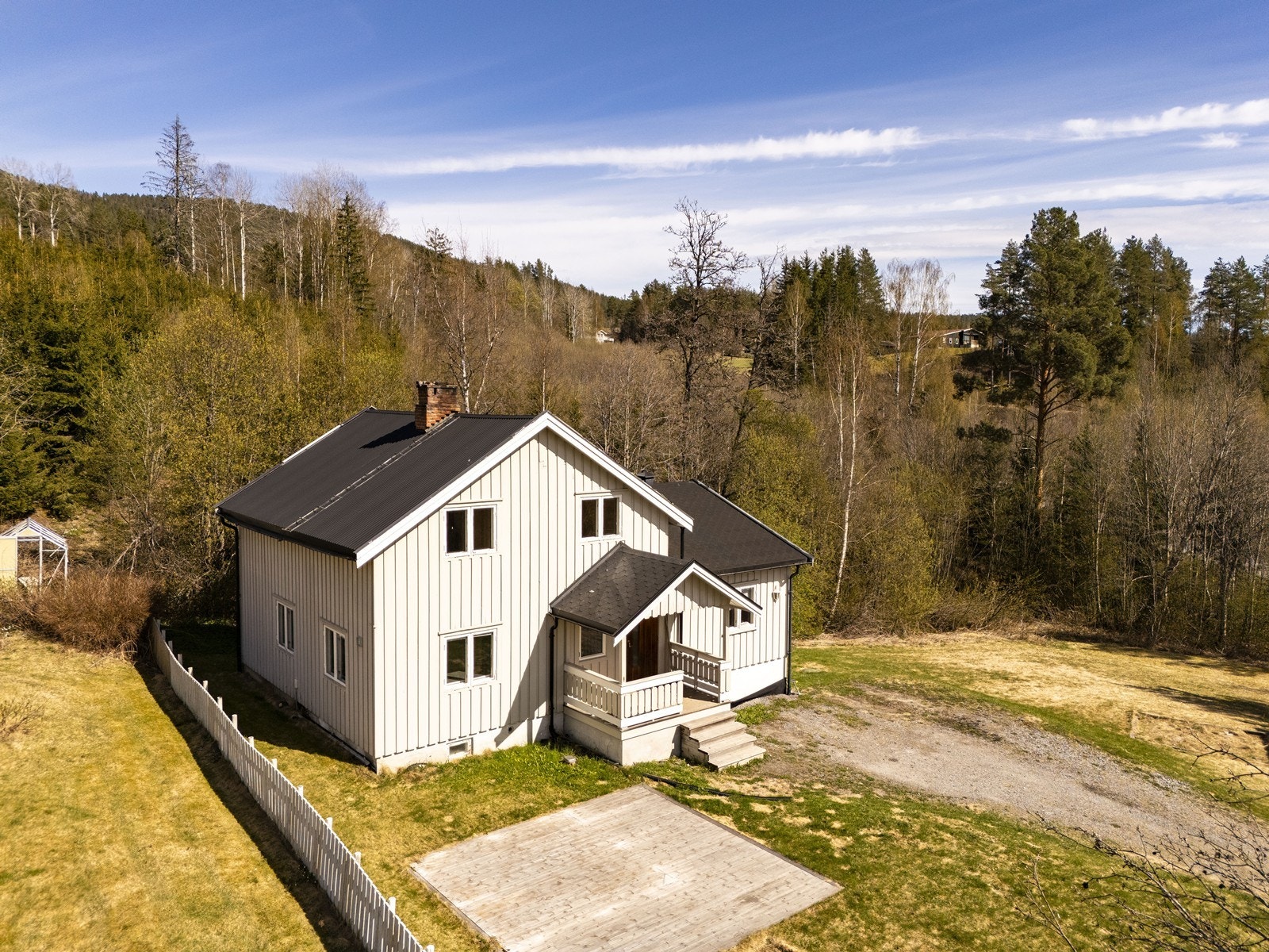 En landlig enebolig med en rolig og naturskjønn beliggenhet på Nerstad. Galleribilde