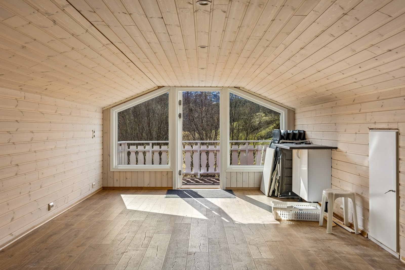 Garasjeloft som er innredet. Galleribilde