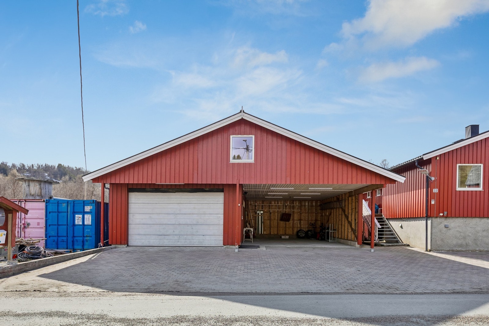 Garasje og carport. Galleribilde