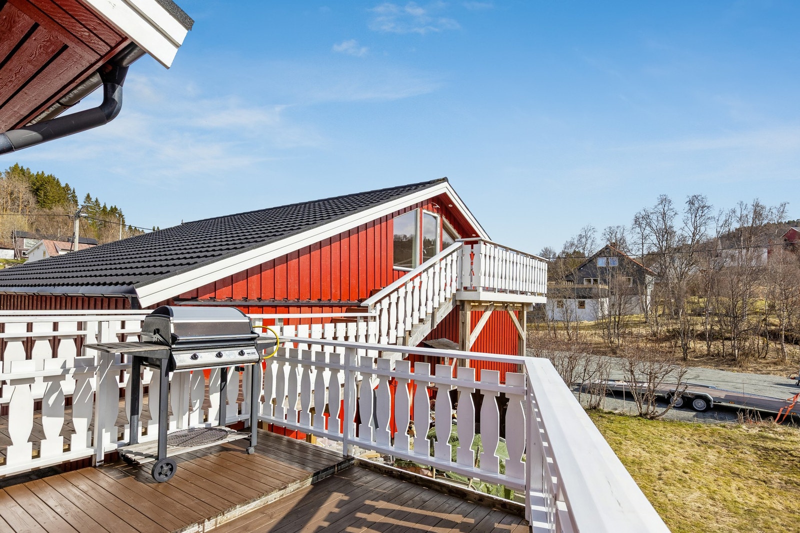 Terrasse med adkomst til garasjeloft. Galleribilde