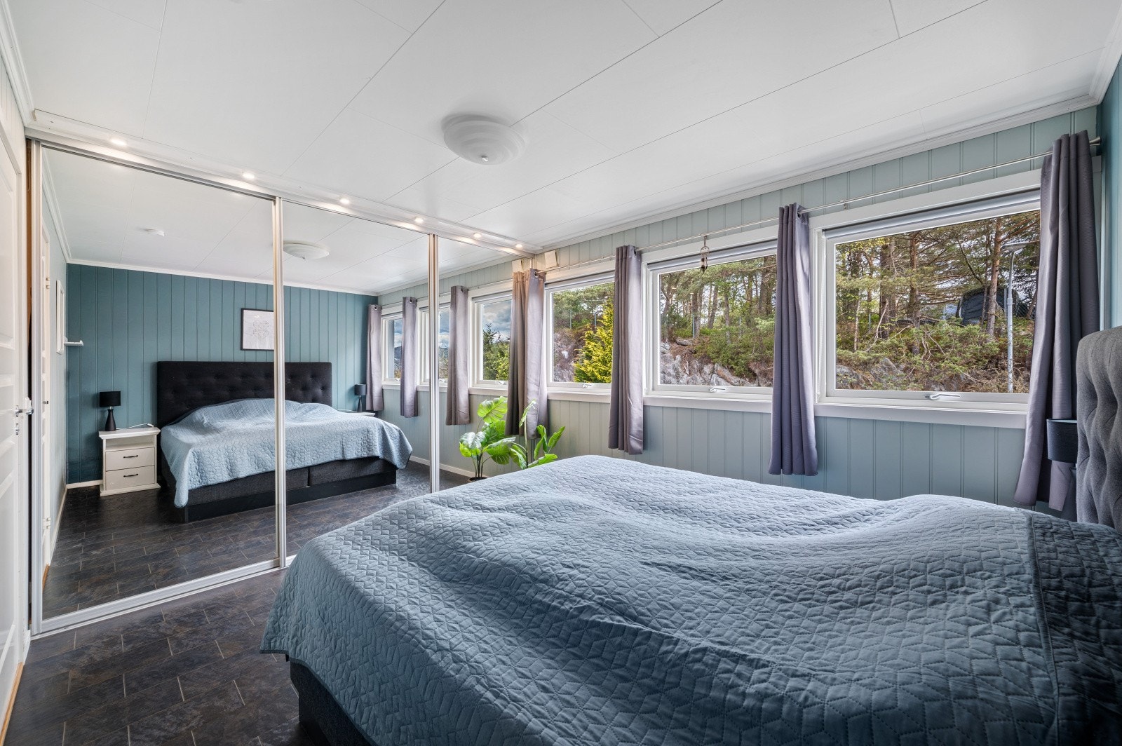 Romslig soverom med god plass til innredning! Galleribilde