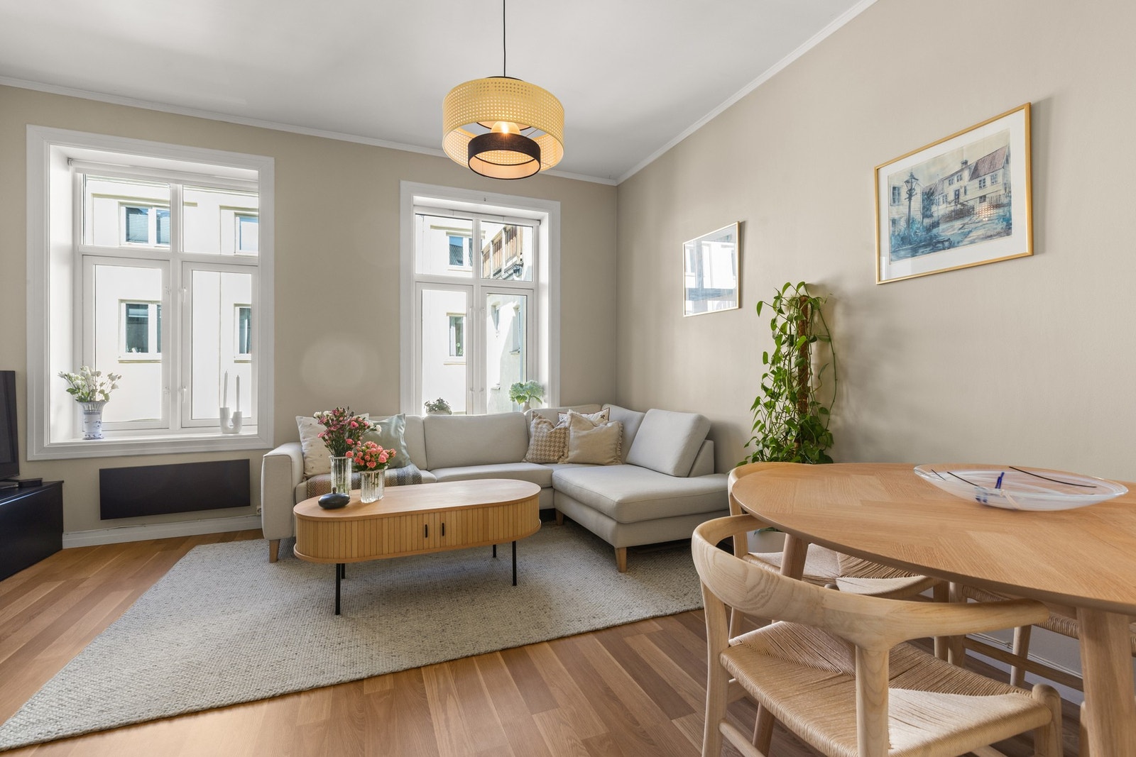 Leiligheten har en svært sentral men godt skjermet beliggenhet på Fredensborg midt i Oslo Galleribilde