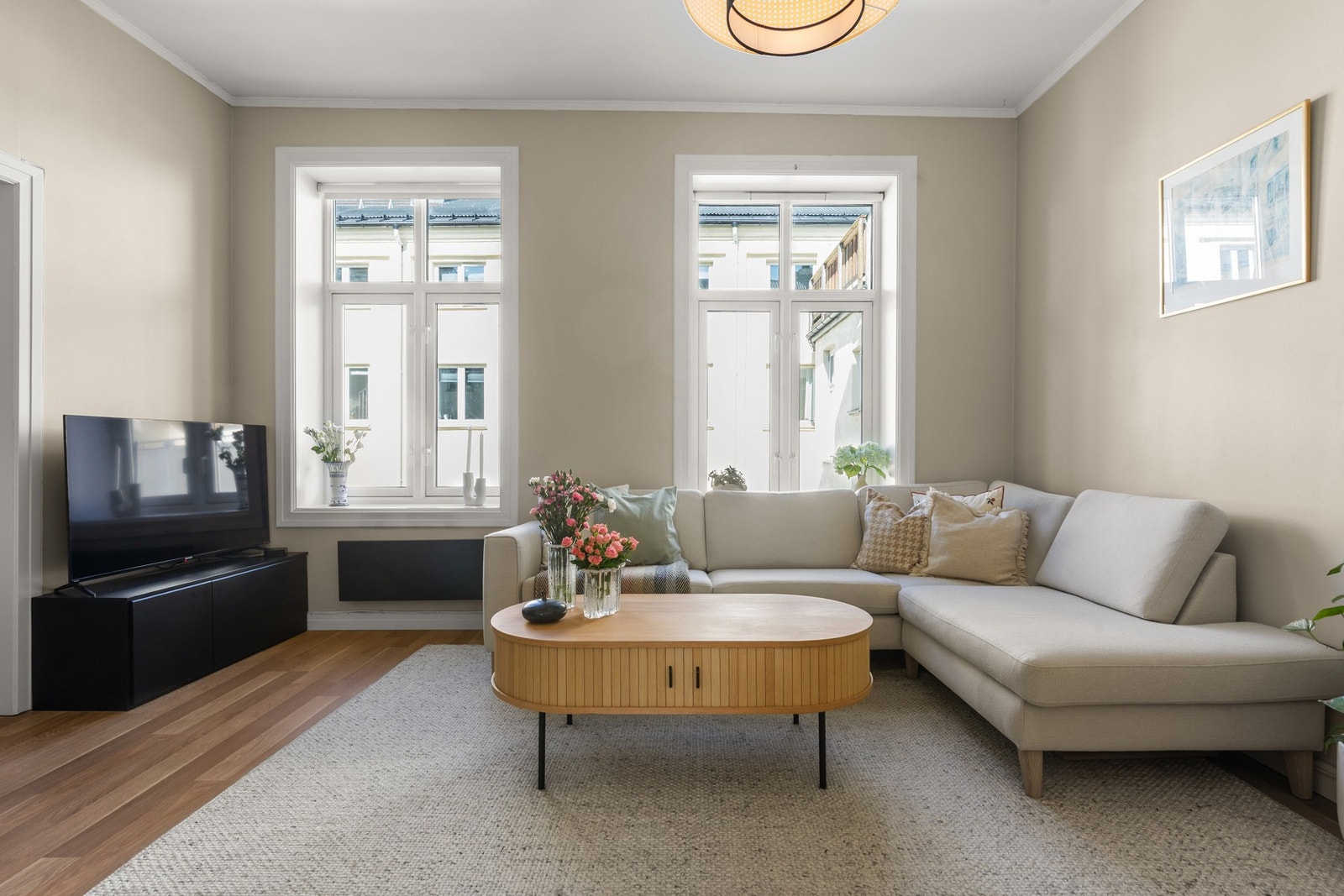 Meget pen 3-roms i klassisk bygg fra 1879. Galleribilde