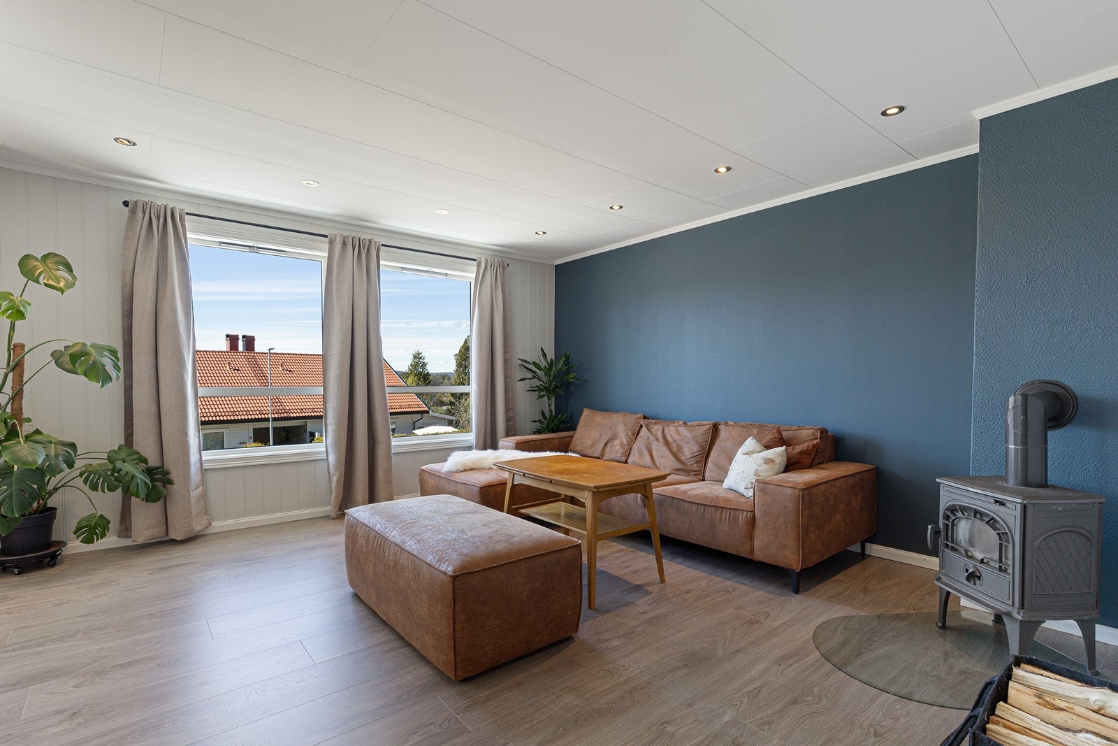 God plass til sofagruppe i hyggelige omgivelser Galleribilde