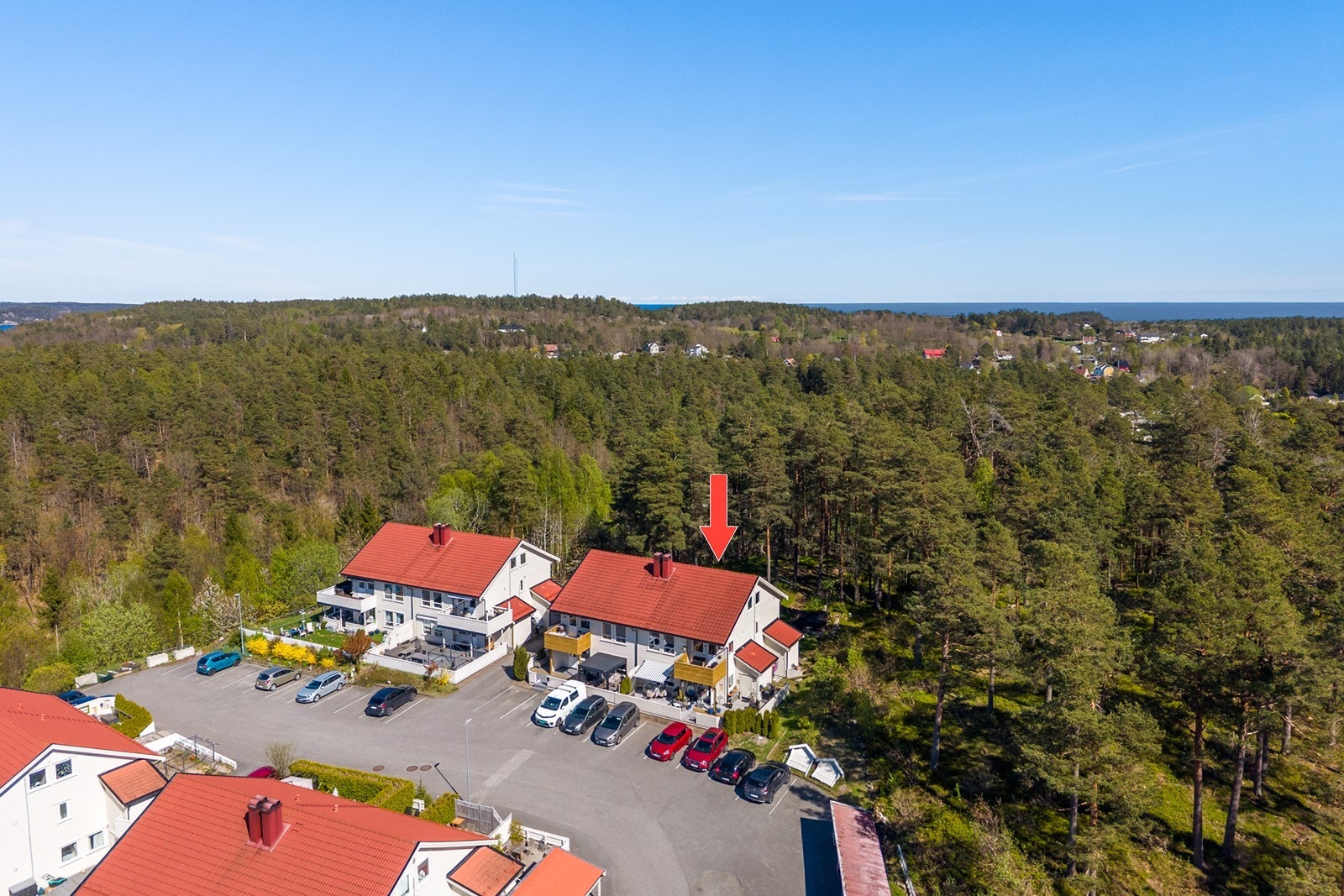 Fra boligen er det korte avstander til nærbutikk, barnehage og Sandnes skole med flotte uteplasser og aktivt idrettslag Galleribilde