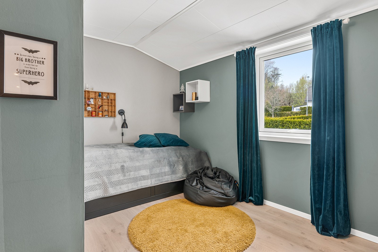 Det er ett soverom i denne etasjen, resterende soverom finner man i 1. etasje. Galleribilde