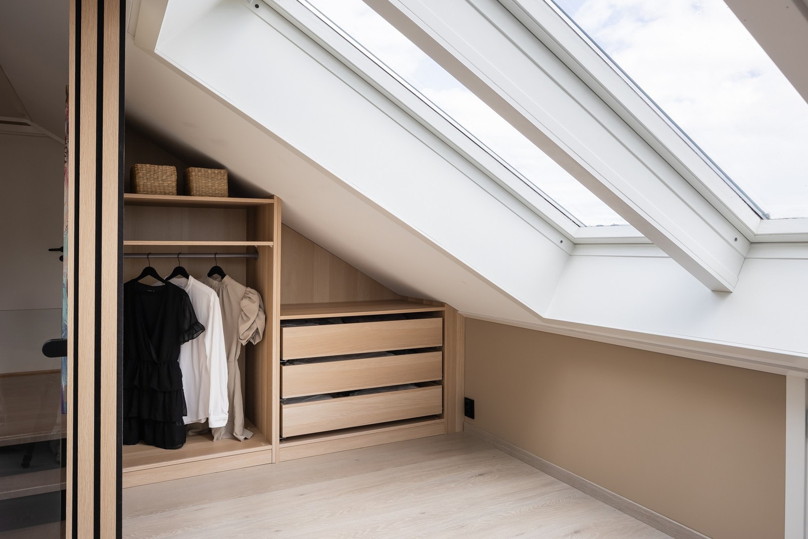Leiligheten har Velux vinduer på loft. Galleribilde