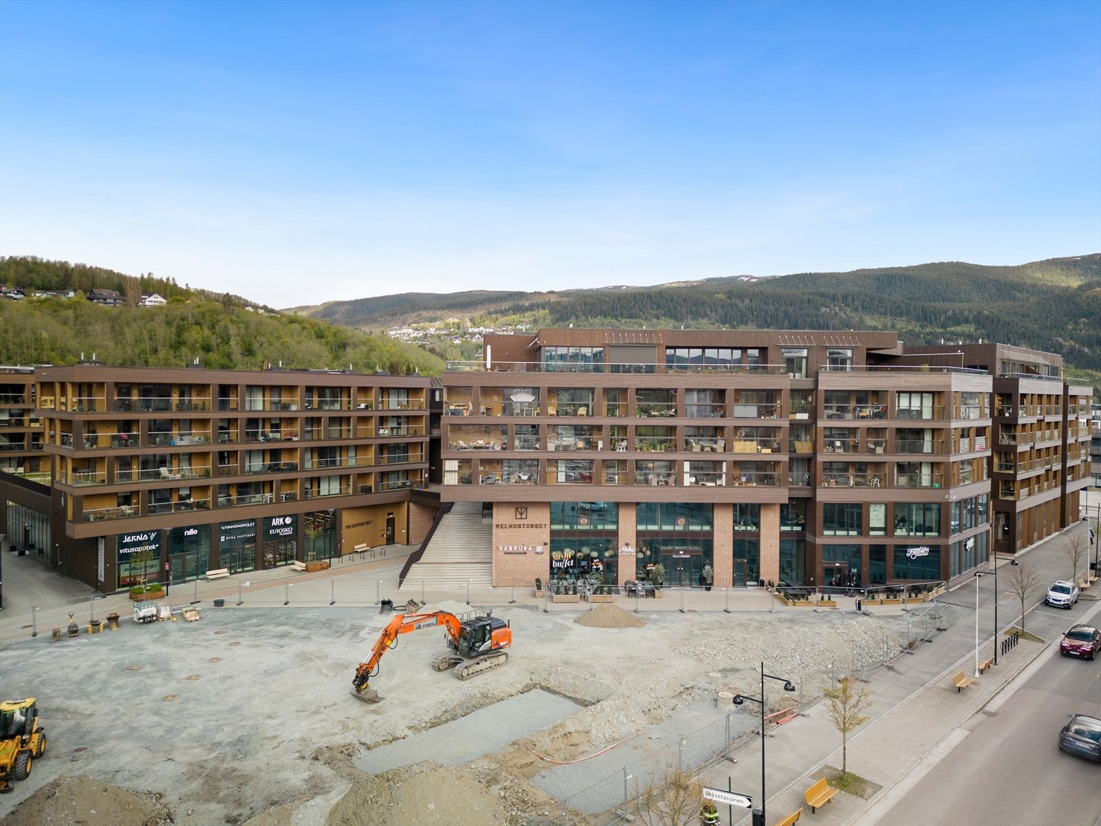 Her har du muligheten til å bo i toppetasjen, et nytt, moderne og populært leilighetsbgg med meget sentral beliggenhet Galleribilde