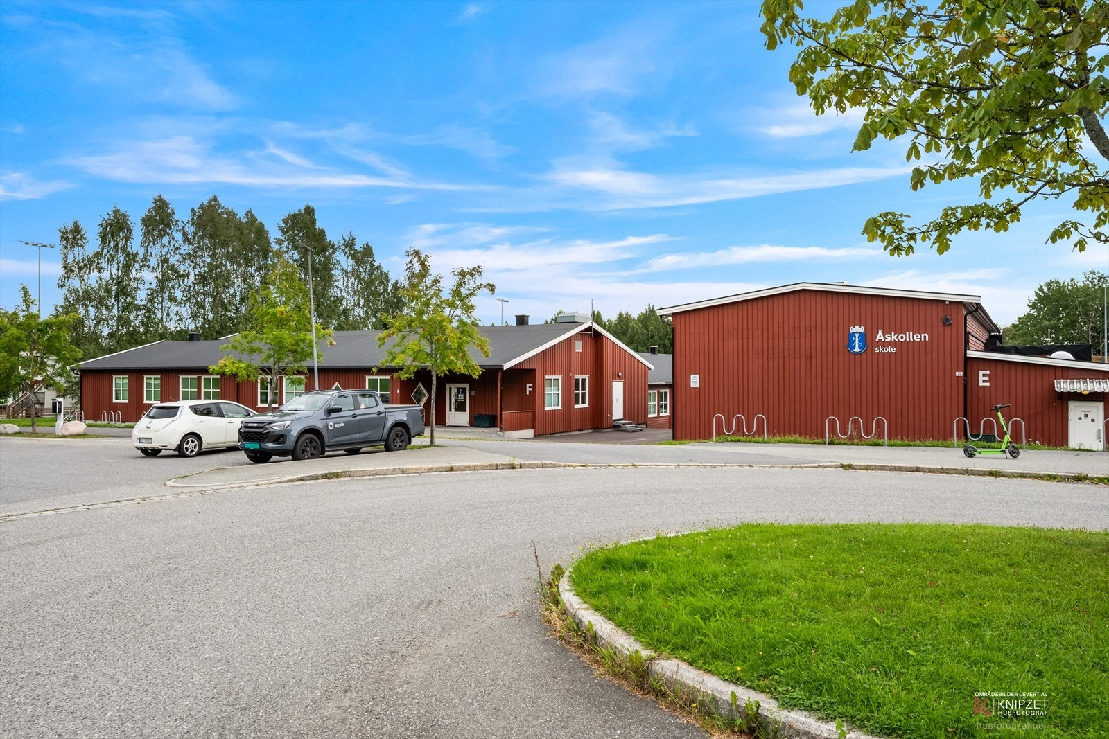 For barnefamilier er det kort vei til blant annet Åskollen skole, som ligger ca. 1 km unna. Galleribilde