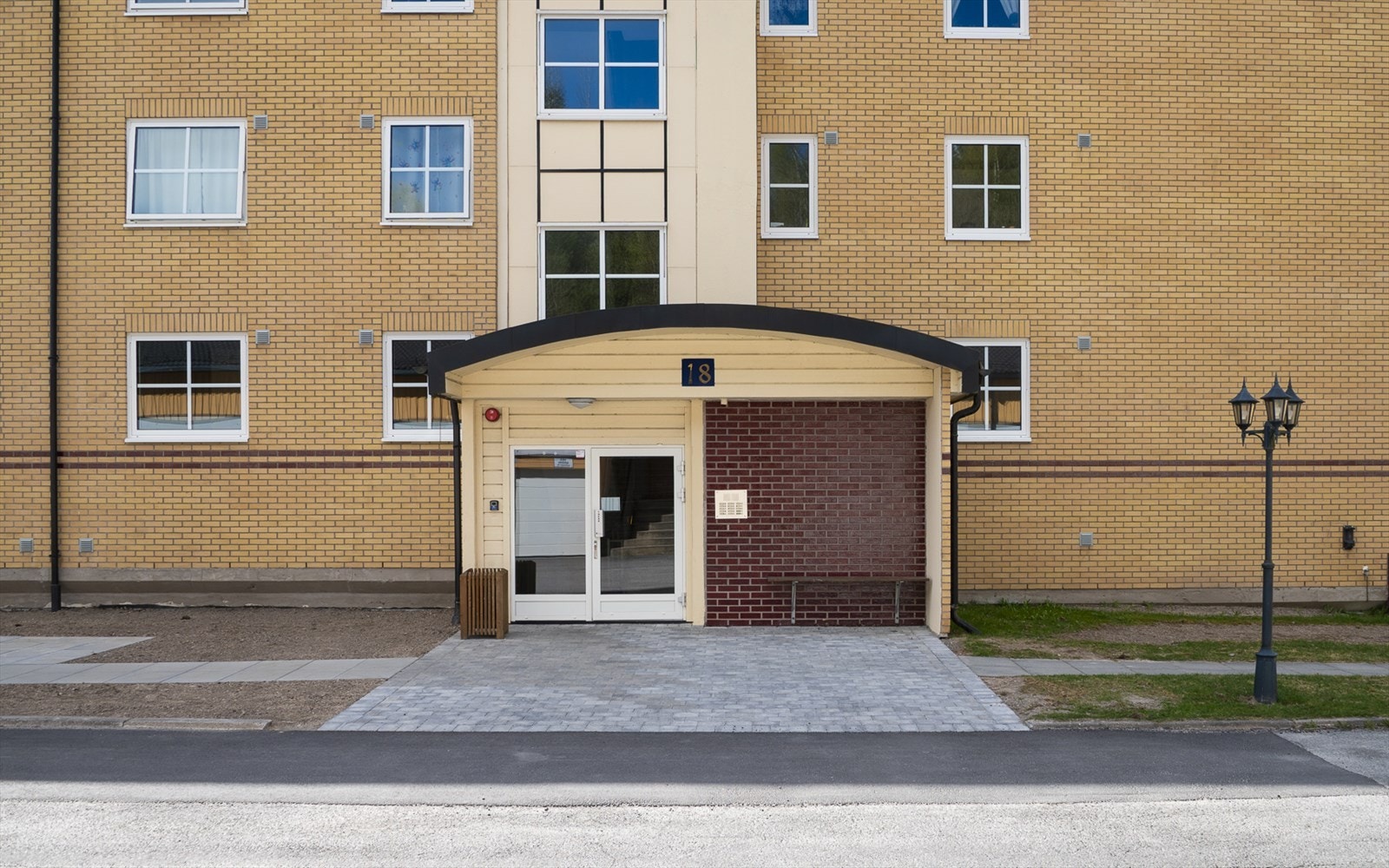 Velkommen inn! Halvtrapp opp!! Galleribilde