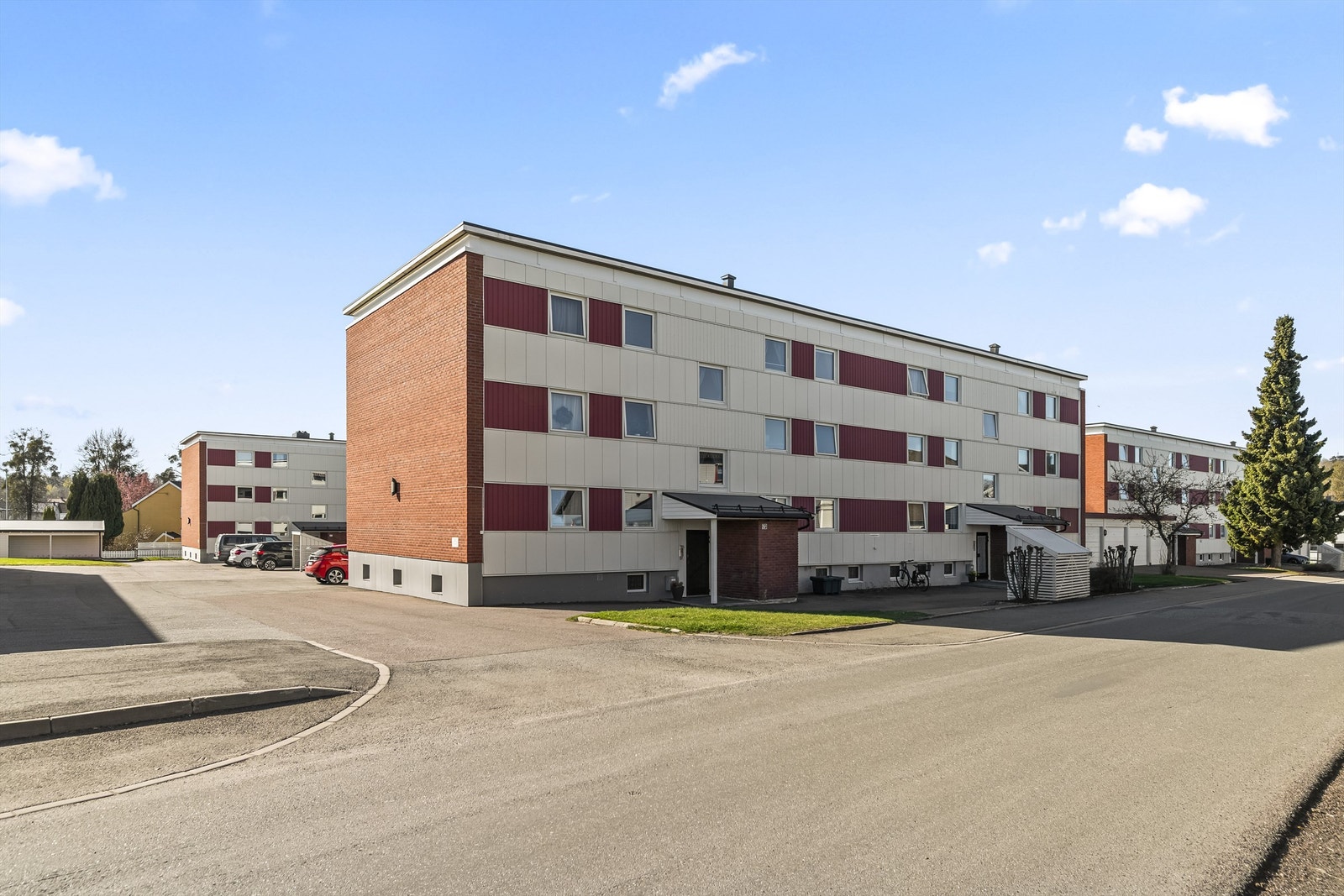 Bygningen er en del av Olavsgates Borettslag, oppført i 1968. Galleribilde