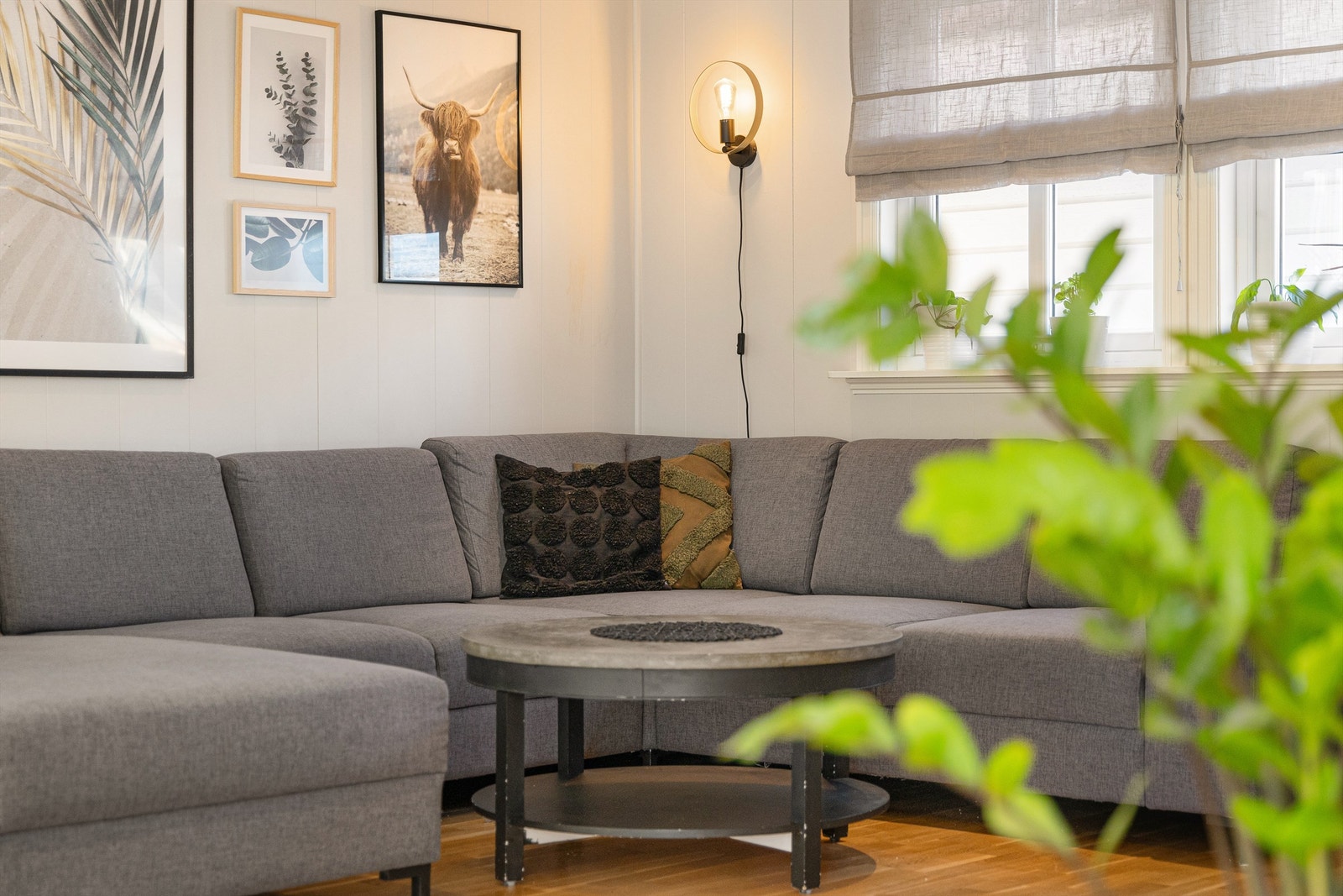 De malte veggflatene gir et godt utgangspunkt for personlig stil. Galleribilde