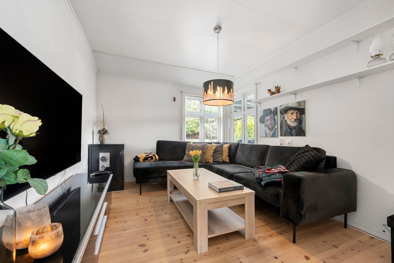 Soverom 3 i hovudetasjen er idag nytta som Tv-stove Galleribilde